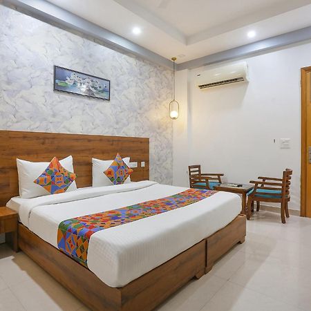 Fabhotel New Journey Hospitality Gurgaon Bagian luar foto