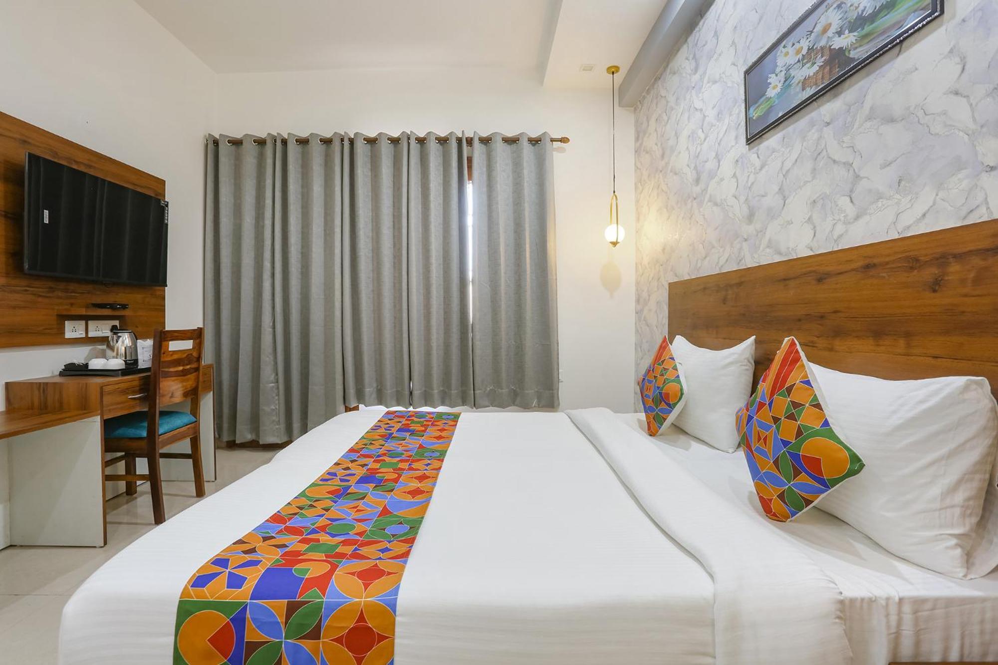 Fabhotel New Journey Hospitality Gurgaon Bagian luar foto