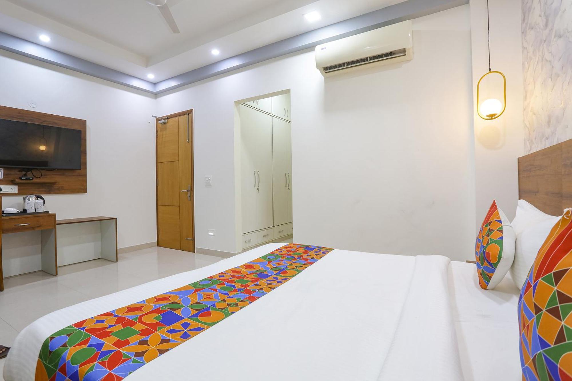 Fabhotel New Journey Hospitality Gurgaon Bagian luar foto